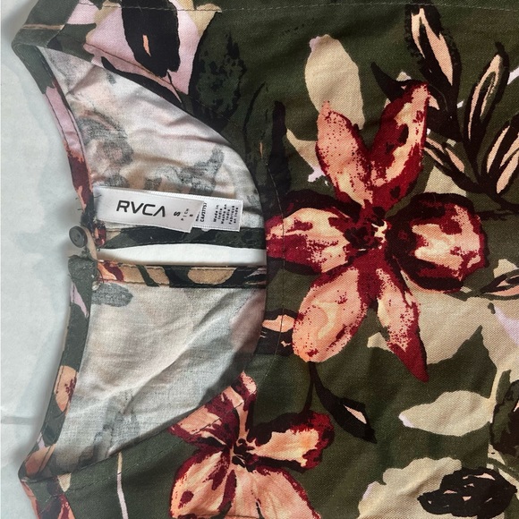 RVCA Floral print women’s Romper - Picture 2 of 3